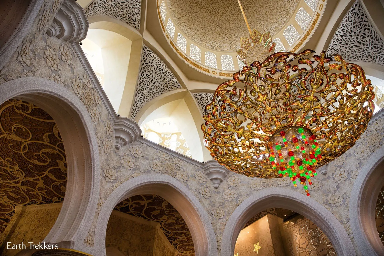 Chandelier Grand Mosque