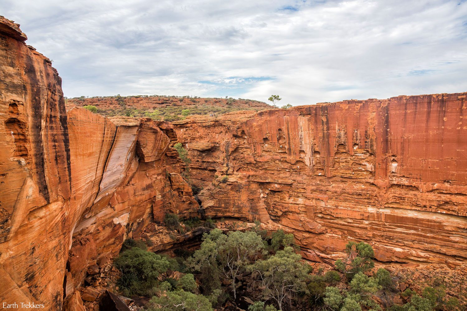 Hiking Kings Canyon Australia