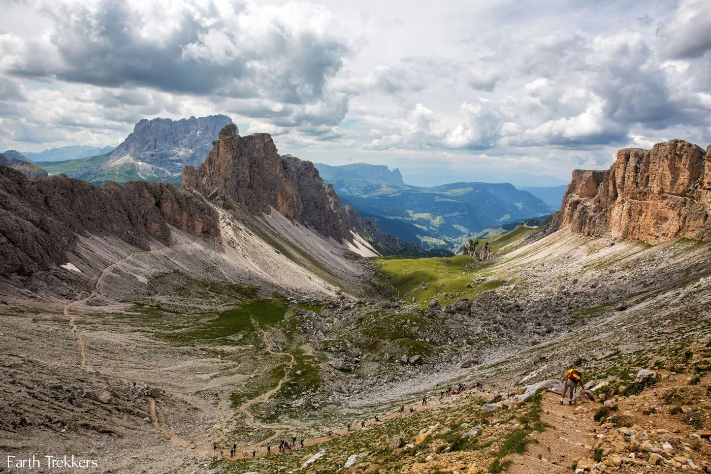 Hiking Dolomites Puez-Odle Altopiano hike