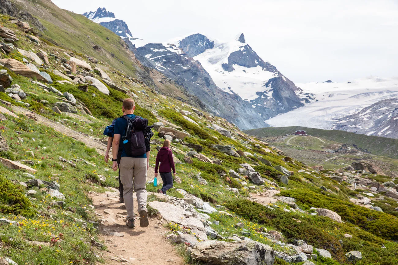 Hiking Five Lakes Trail to Stellisee