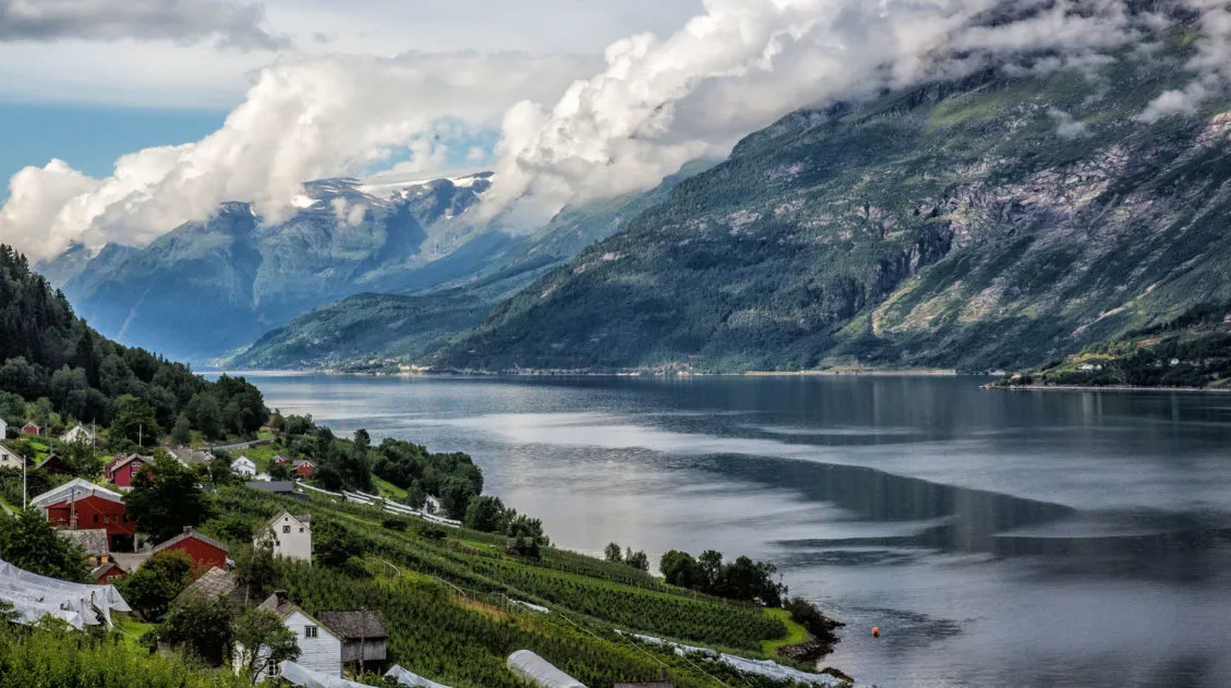 Stay near Trolltunga