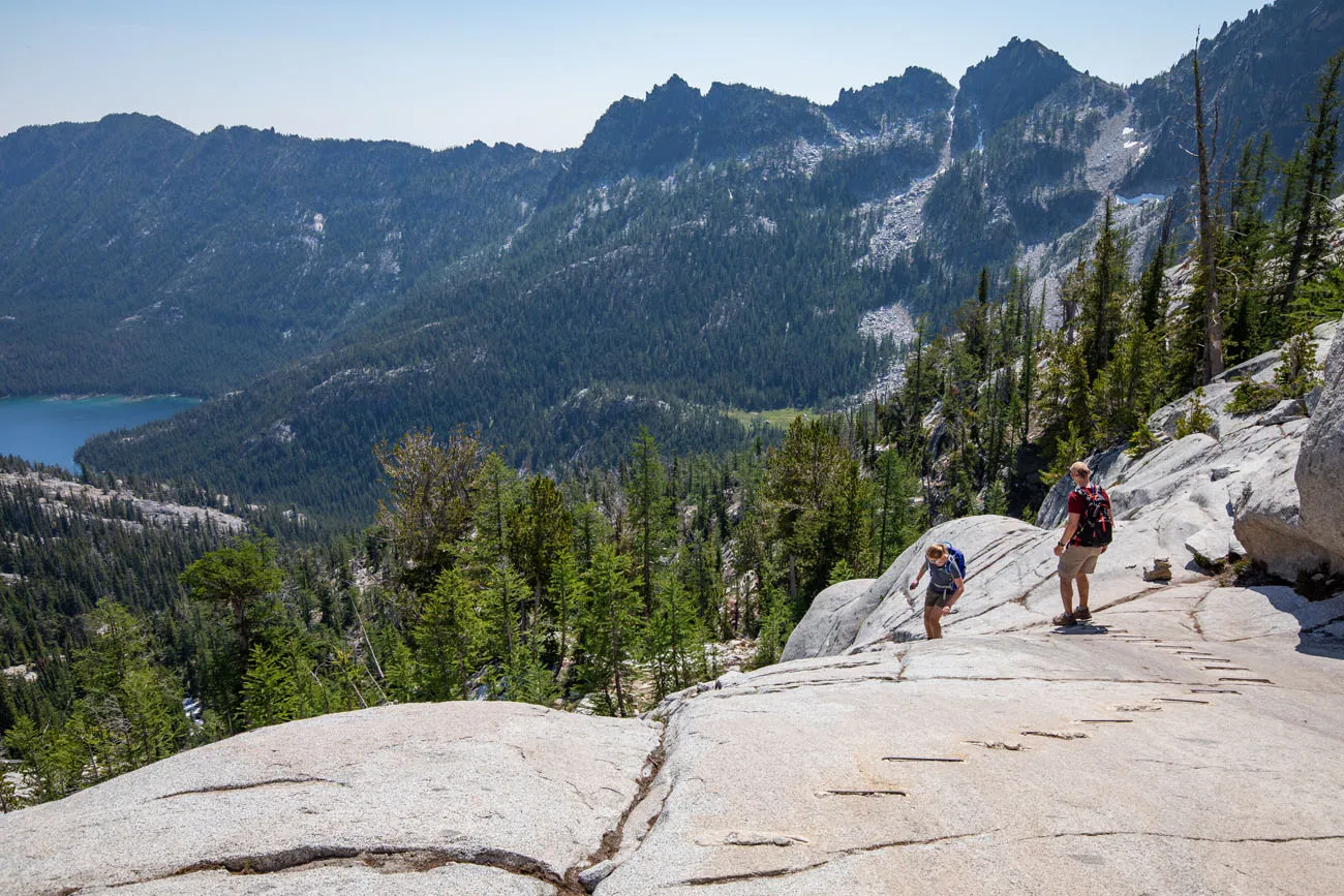 Hiking to Snow Lakes