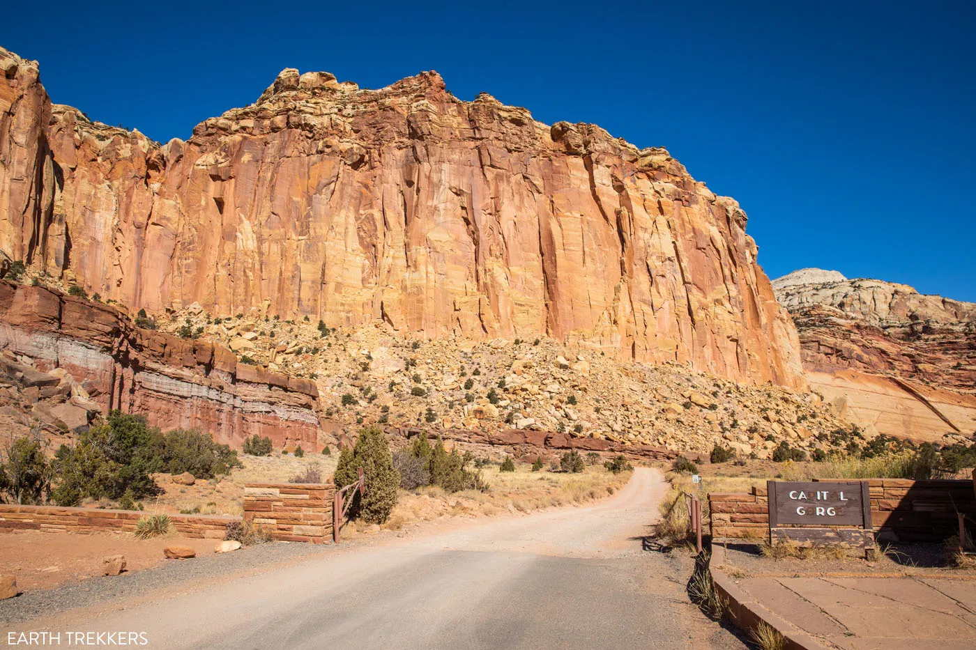 Capitol Gorge Road best hikes in Capitol Reef