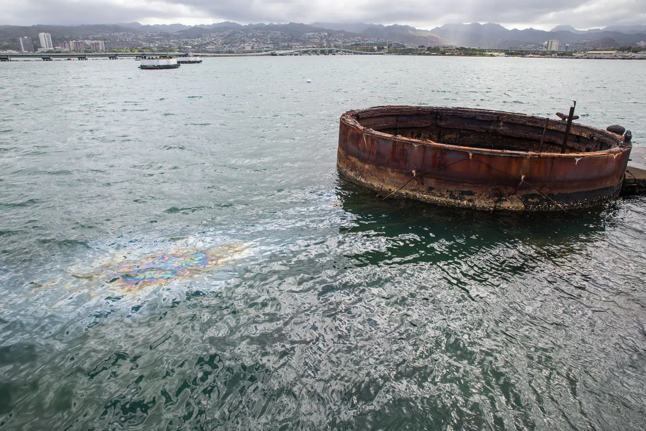 USS Arizona Oil Leakage