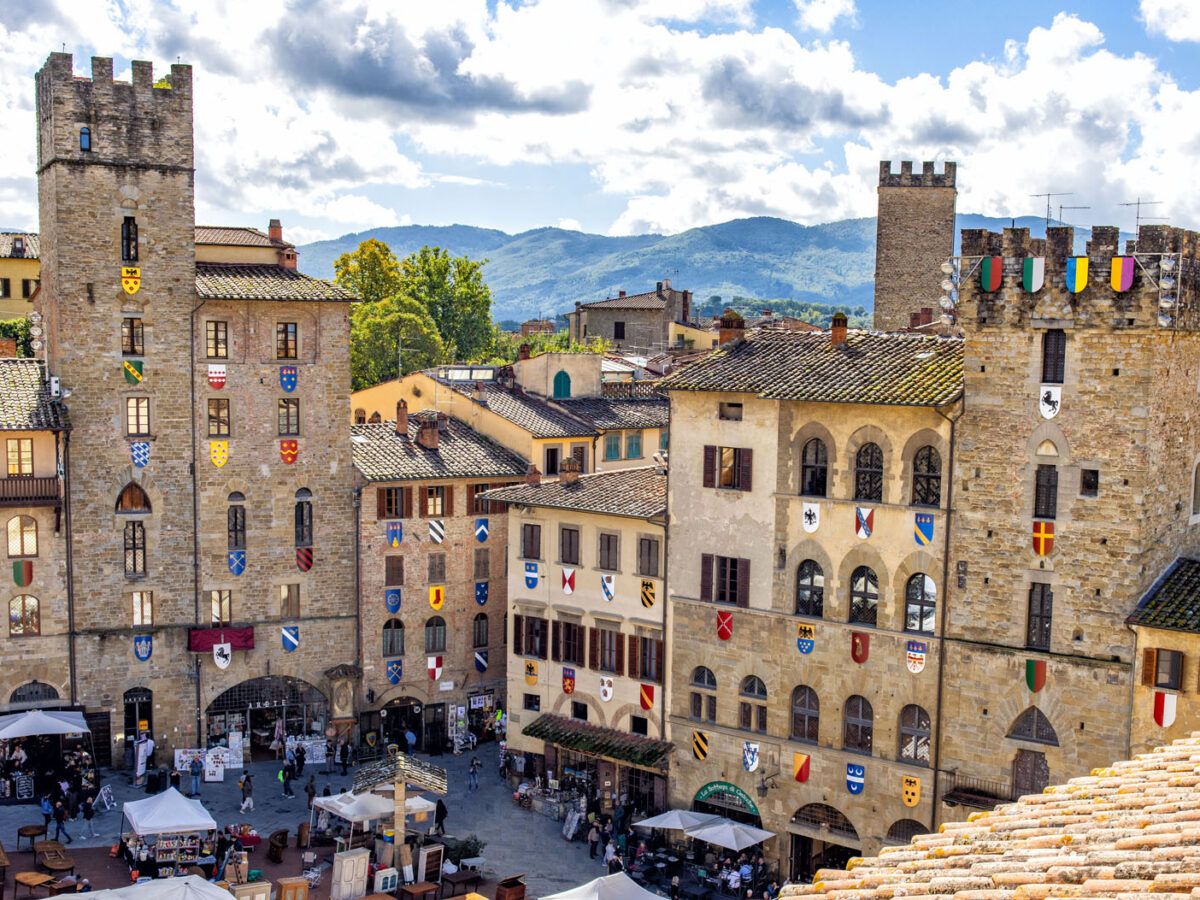 16 Amazing Things to Do in Arezzo Map Photos Earth Trekkers