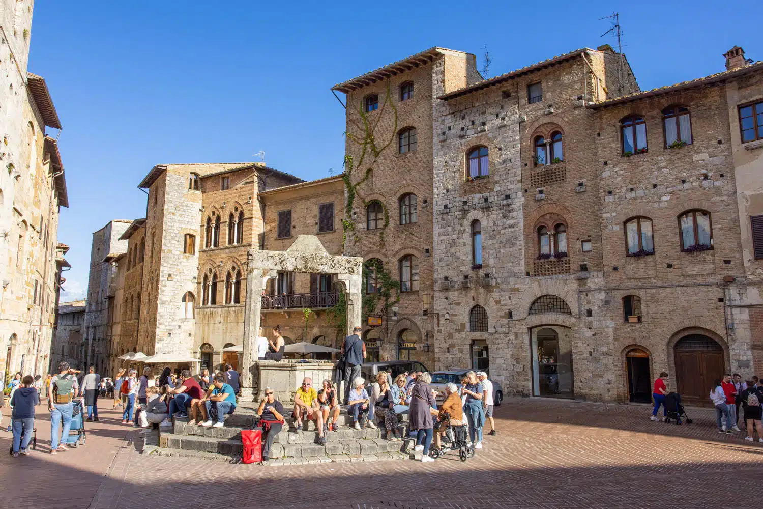 Piazza della Cisterna