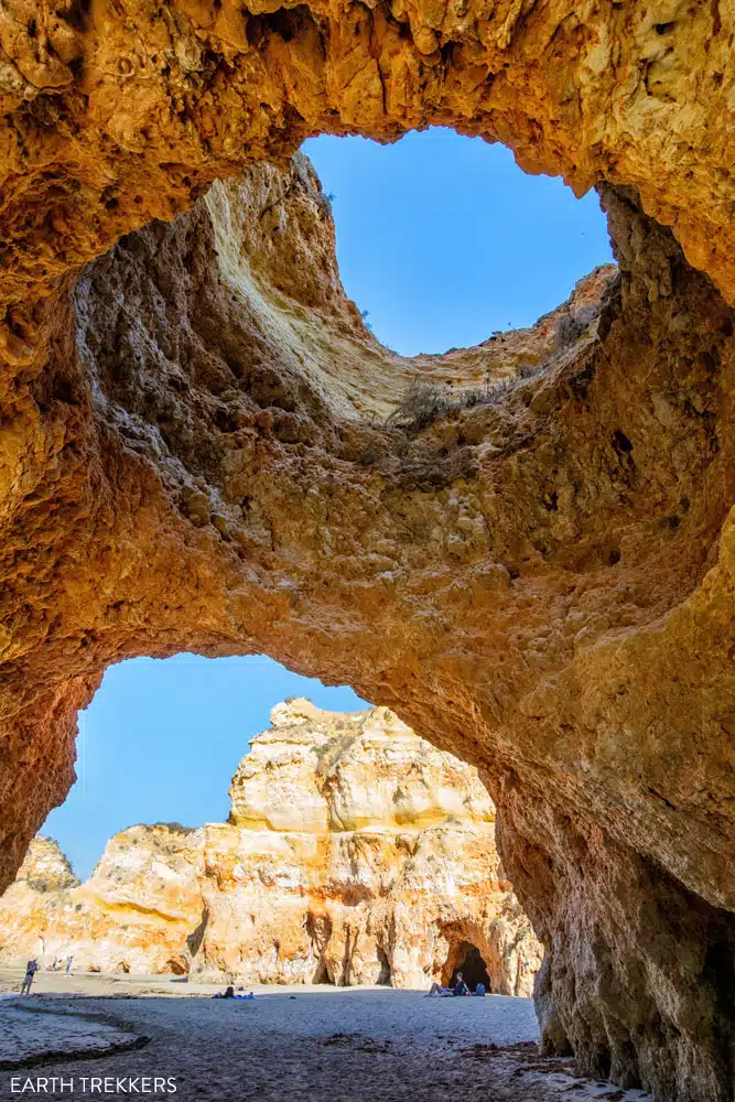 Praia dos Três Irmãos Beach Cave