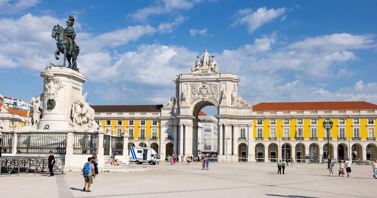 One Day in Lisbon, Portugal: 2 Detailed Itineraries – Earth Trekkers