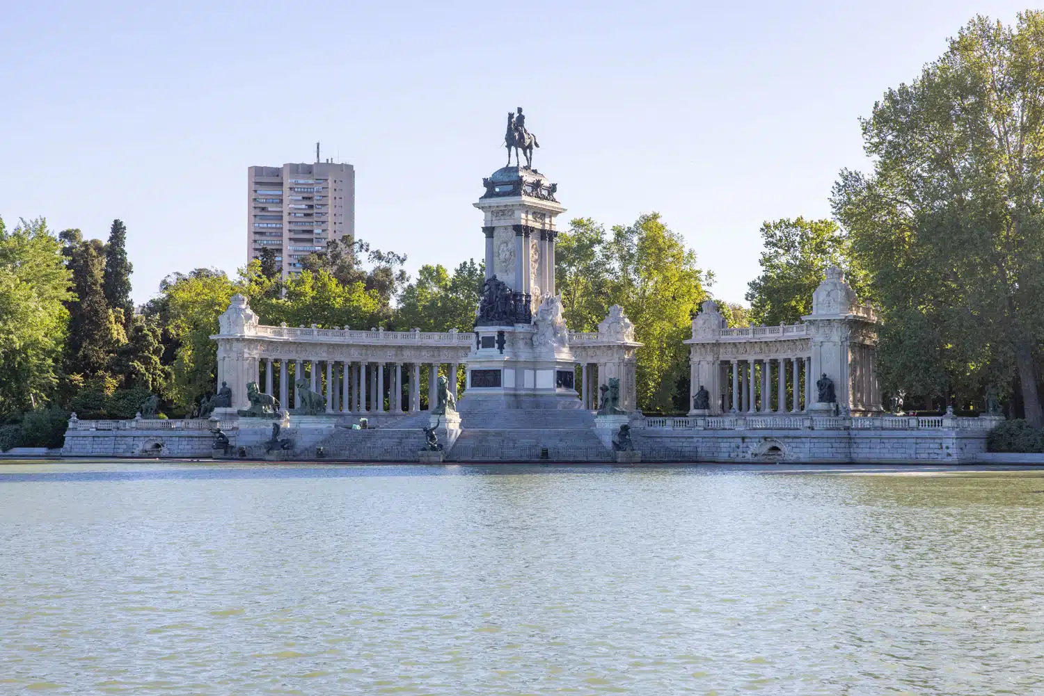 Great Pond of El Retiro