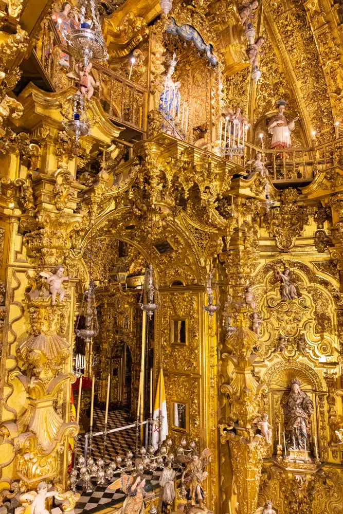 Basilica de San Juan de Dios Altarpiece