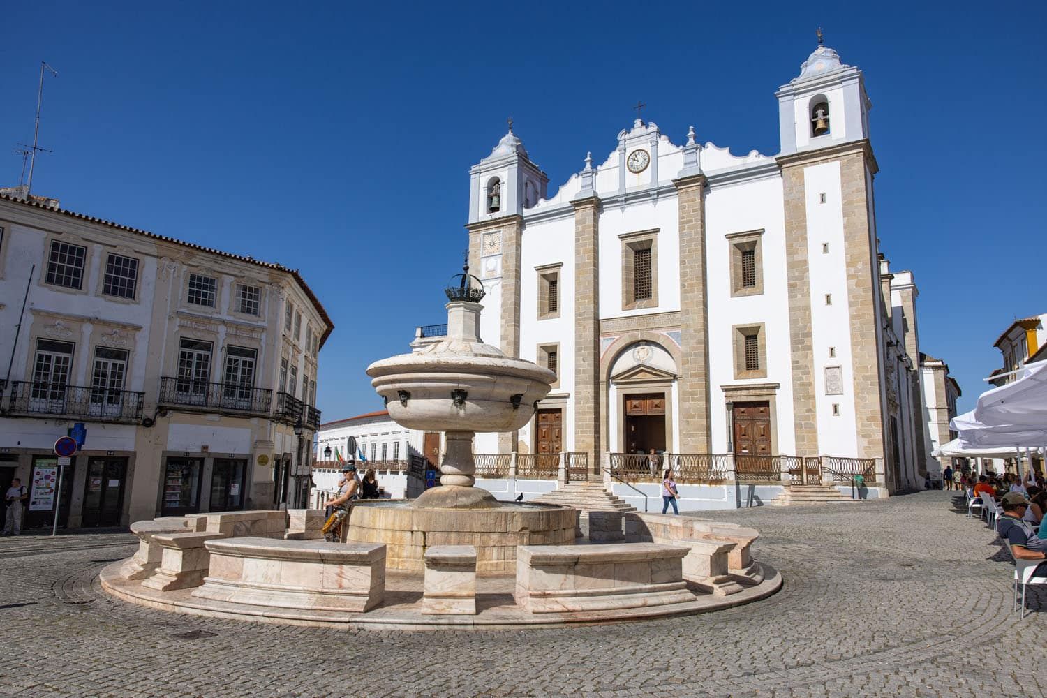 Praça do Giraldo | How to plan a trip to Évora