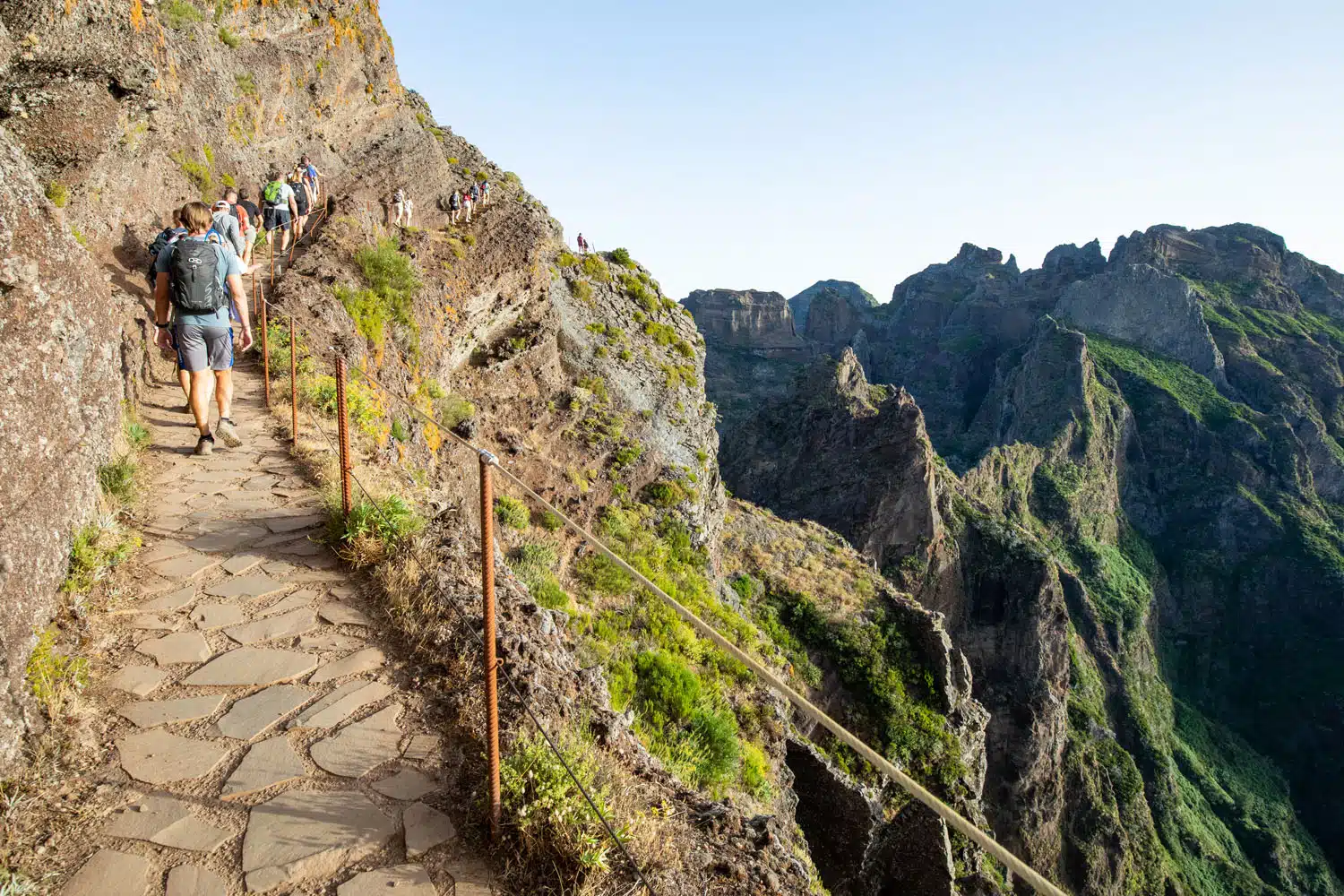 Pico do Arieiro to Pico Ruivo Trail