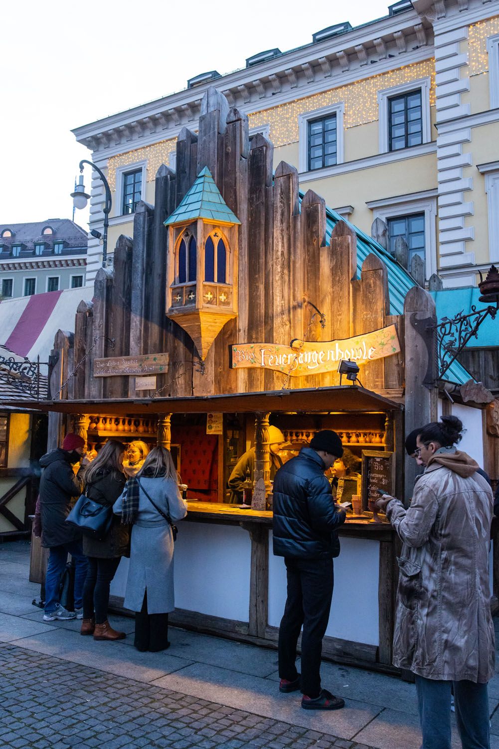 Munich Feuerzangenbowle Stand