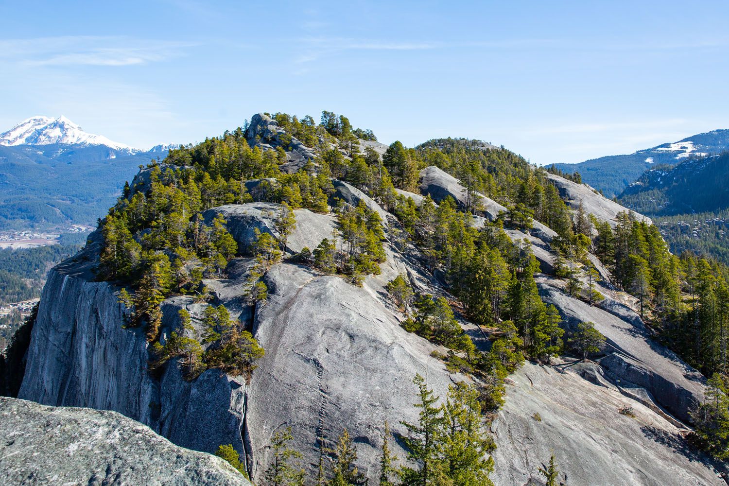 How to Hike Stawamus Chief: First, Second & Third Peaks – Earth Trekkers