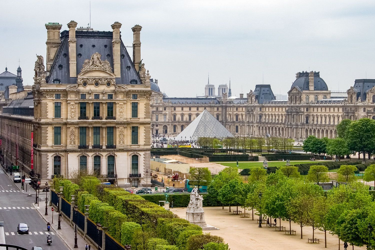 Where to Stay in Paris First Time