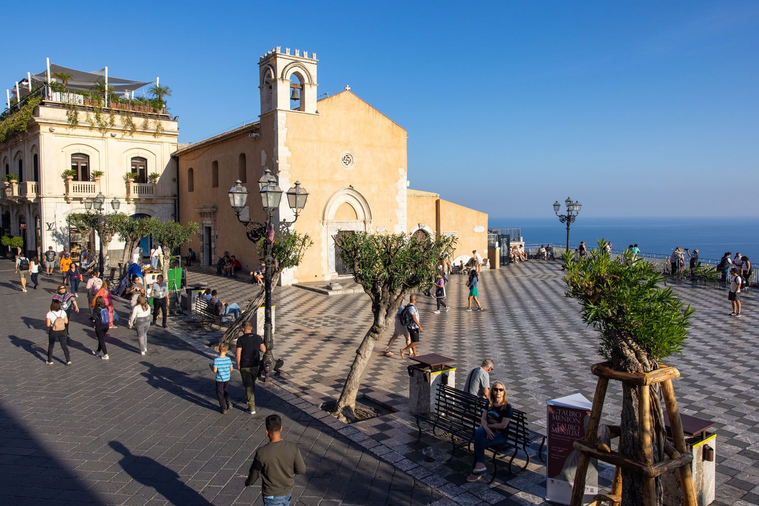 Piazza IX April Taormina